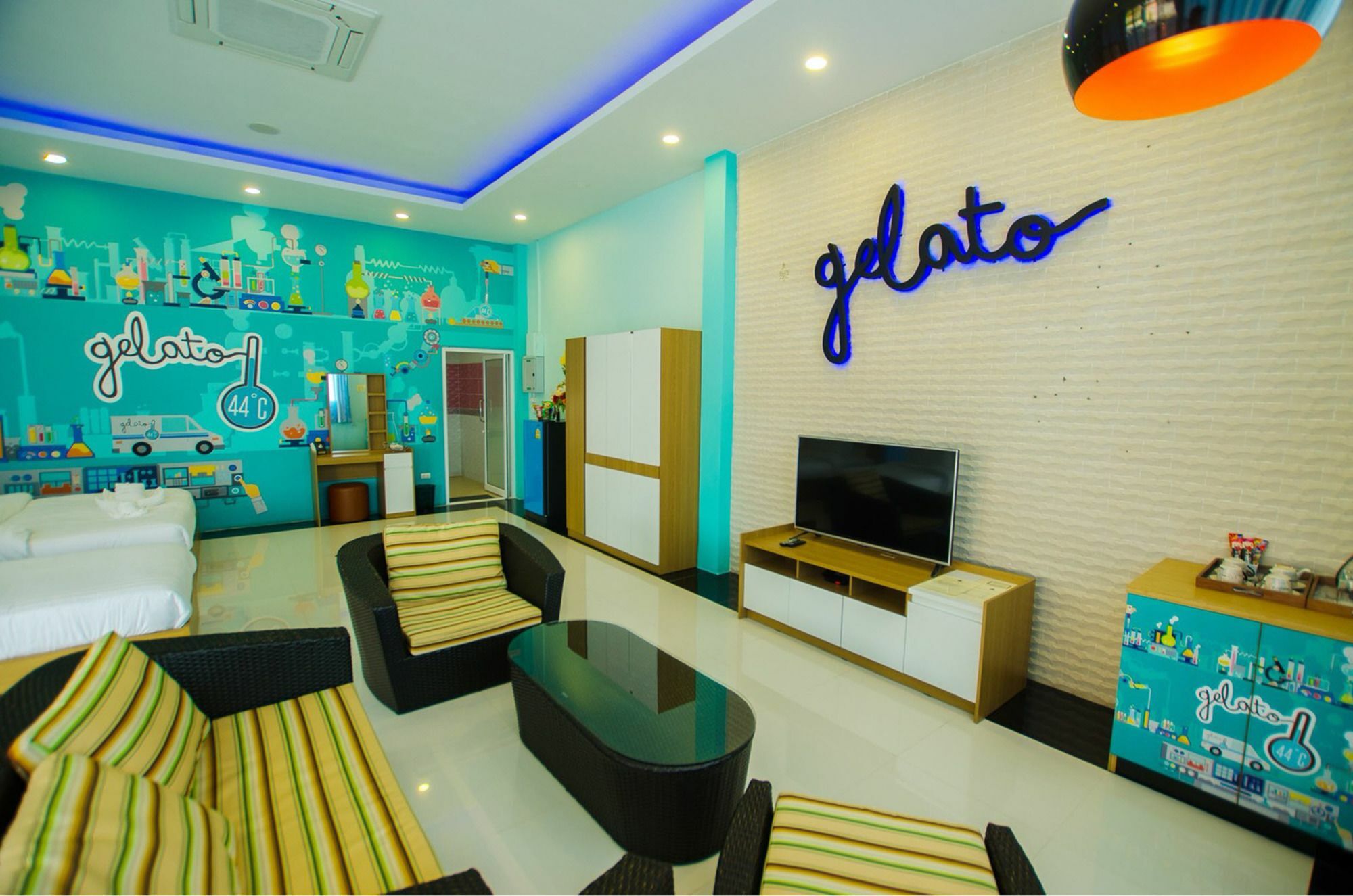 Usotel Waterland Hotel Удон Тани Екстериор снимка